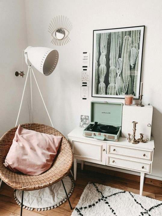 Solid timber standing desk